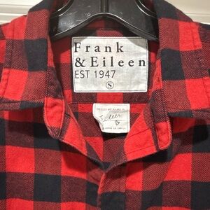 Frank & Eileen Womens Eileen Classic Red and Black Checkered Flannel Shirt